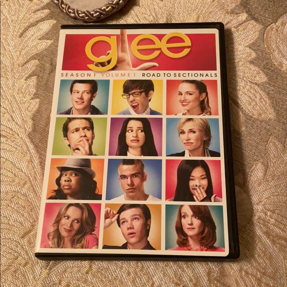 Glee Season 1 Volume 1 Road to Sectionals DVD set